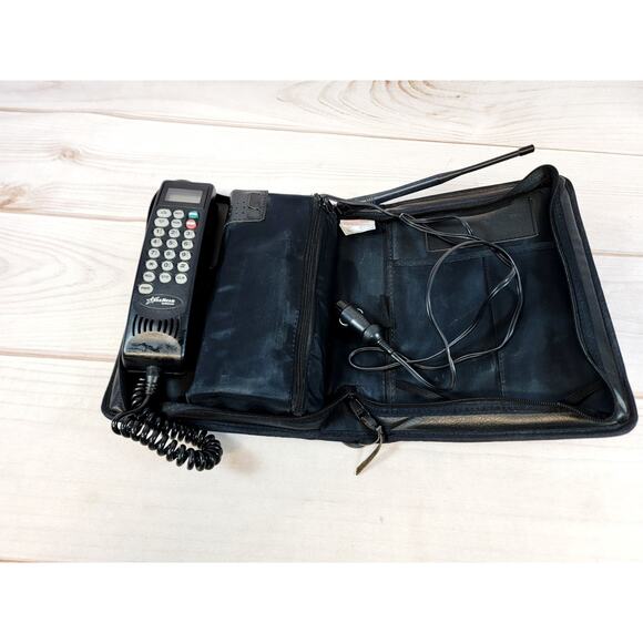 Vintage Motorola CellStar SCN2555A Cellular Phone Car With Case Untested READ - Picture 2 of 16